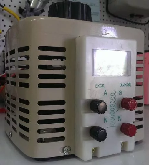 Лабораторный автотрансформатор однофазный LUXEON ЛАТР-0.5 кВа